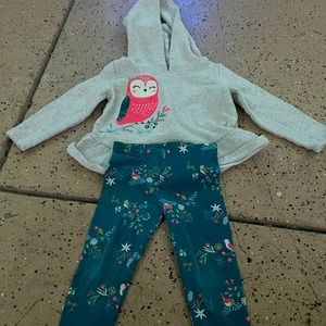 Sweater and leggings set! Size 3T, carters brand. Super cute set!
